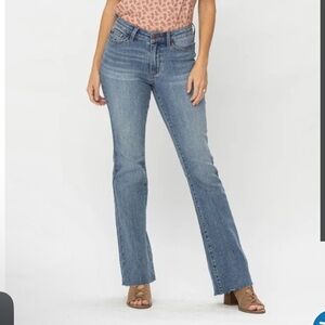 Judy Blue NWT women’s size 9/29 Midrise Raw frayed Hem Bootcut Jeans Style 88604